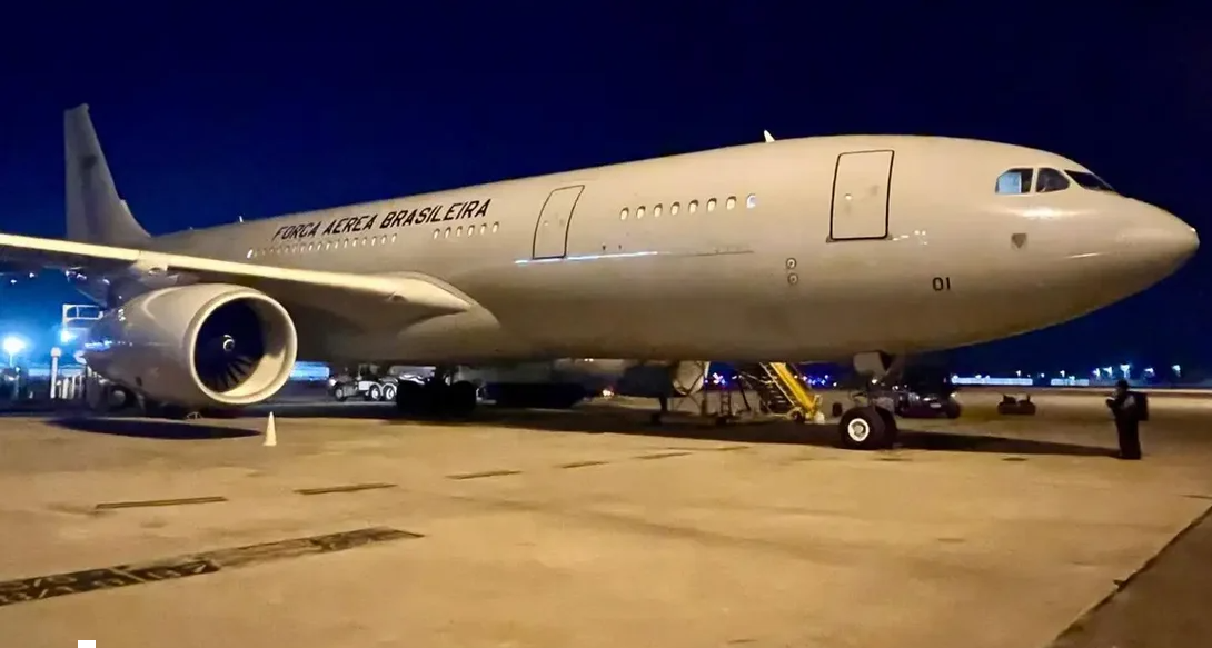 Quarto voo da FAB com 211 repatriados do Líbano chega a São Paulo